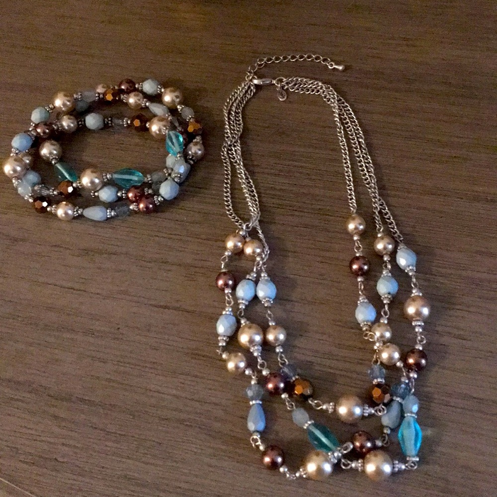 Premier designs necklace/bracelets silver blues